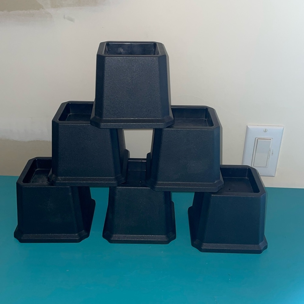 Set of Black Bed Risers 6PC